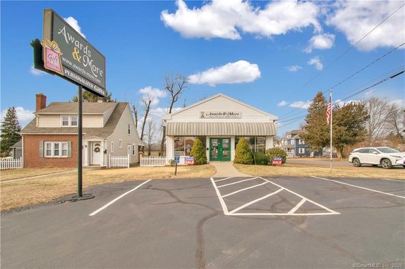 492 Enfield St, Enfield, CT 06082